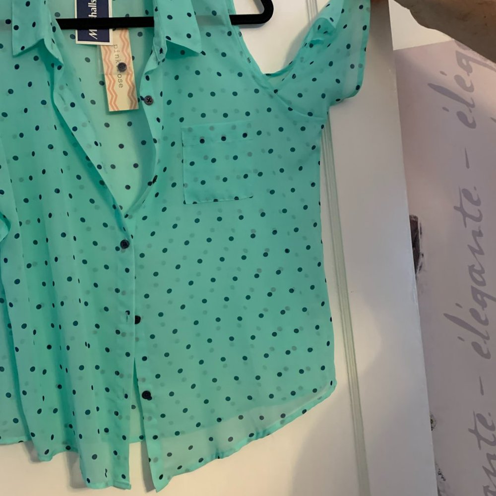 Light-weight Blouse - Picture 3 of 4